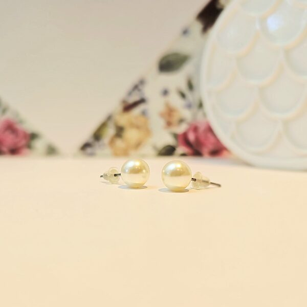 Pearl Studs